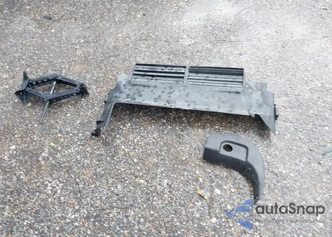 2013 Ford Focus Se z USA, uszkodzony, nr VIN 1FADP3K2XDL289881